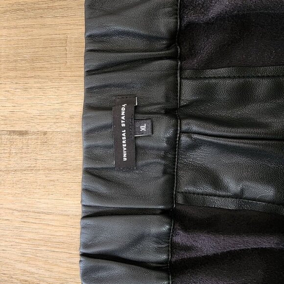 Universal Standard Silaro Faux Leather Skirt Minimalist Sz XL (26-28) Pull On - Picture 5 of 8
